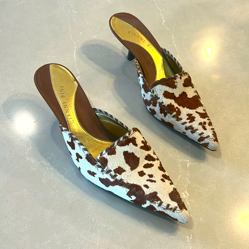 Gianni Bini cow hide kitten heel slide size 8.5